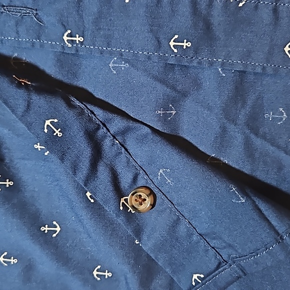 Boys large 10/12 anchor short sleeve button up - Picture 3 of 3